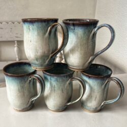 Supergrote bekers met oor – Winterwolken- met Beemsterklei