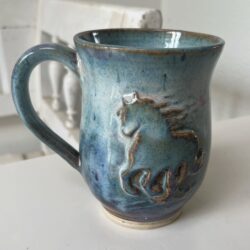 Paardenbeker nr 3 met oor